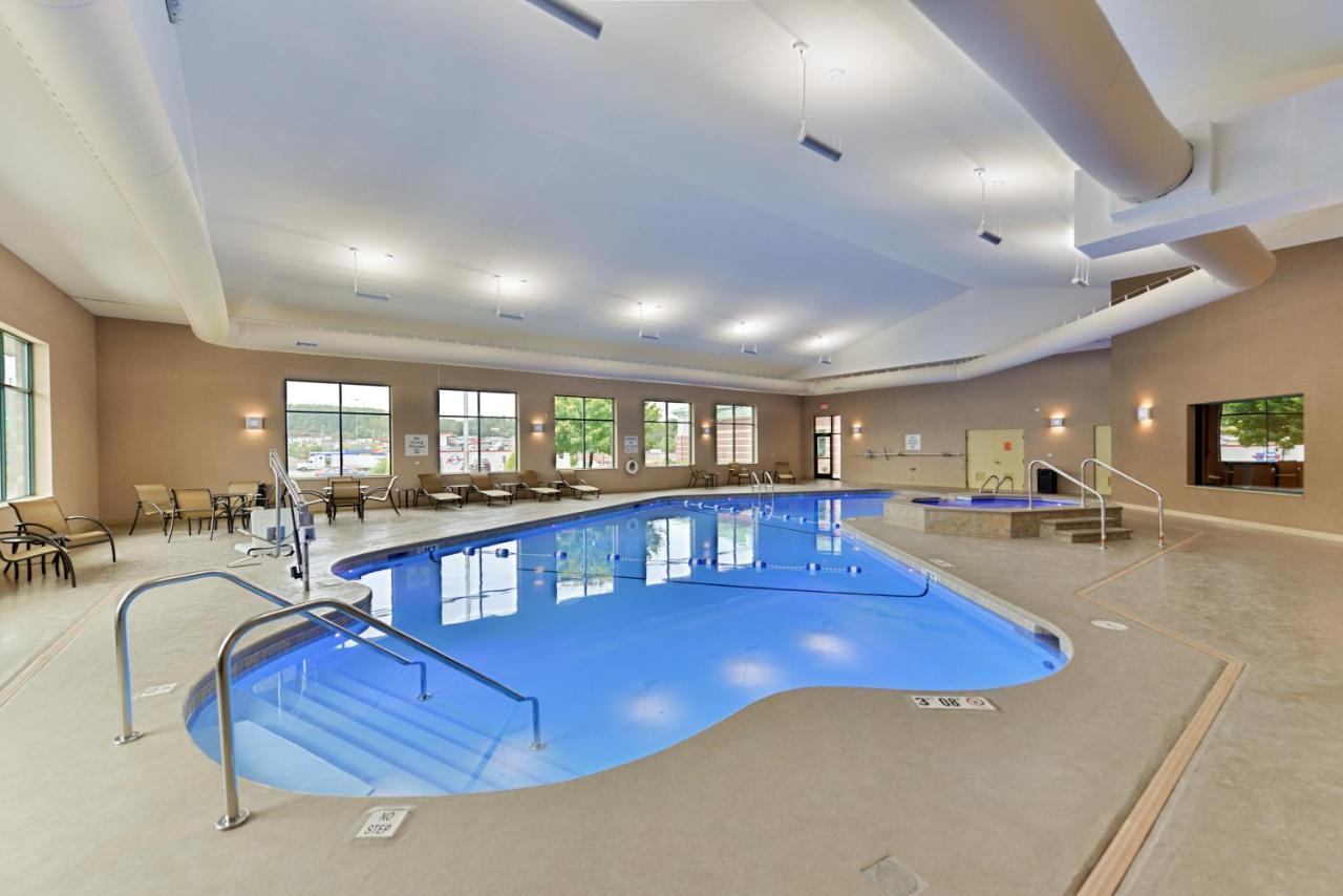 Holiday Inn Express Breezewood, an IHG Hotel Buitenkant foto