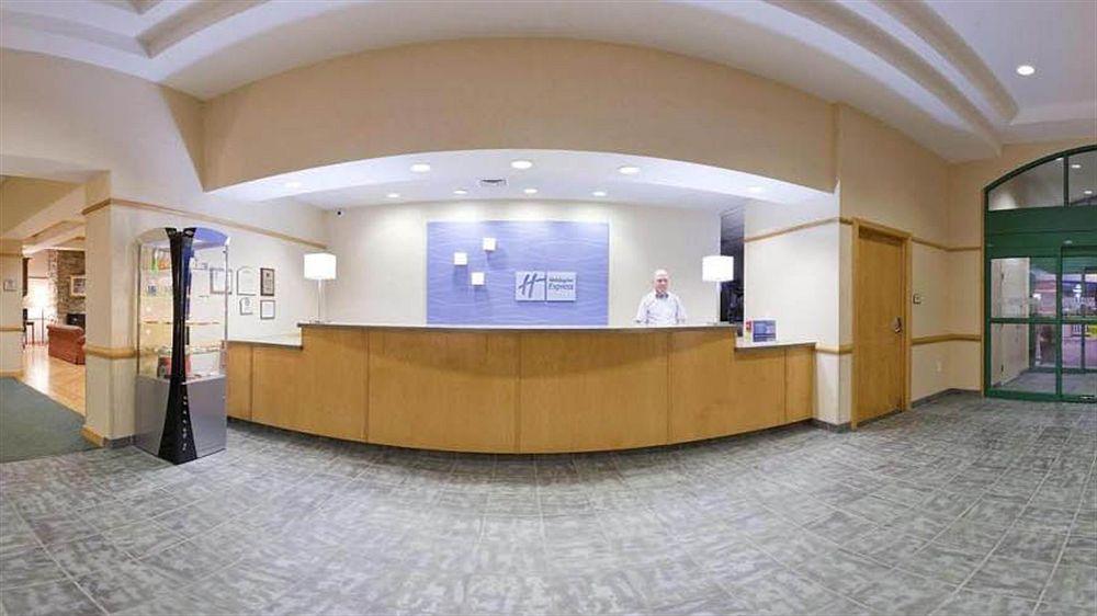 Holiday Inn Express Breezewood, an IHG Hotel Buitenkant foto
