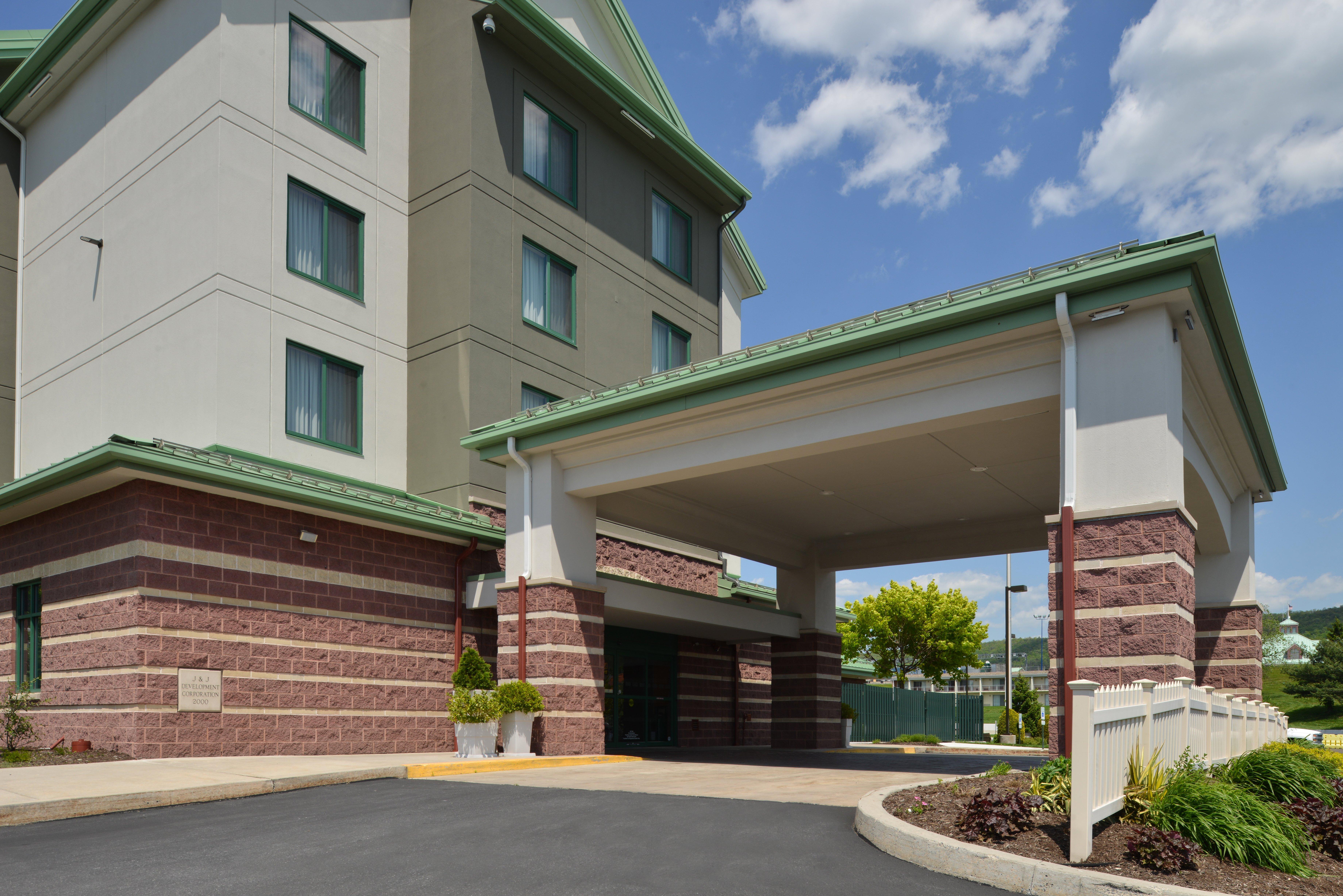 Holiday Inn Express Breezewood, an IHG Hotel Buitenkant foto