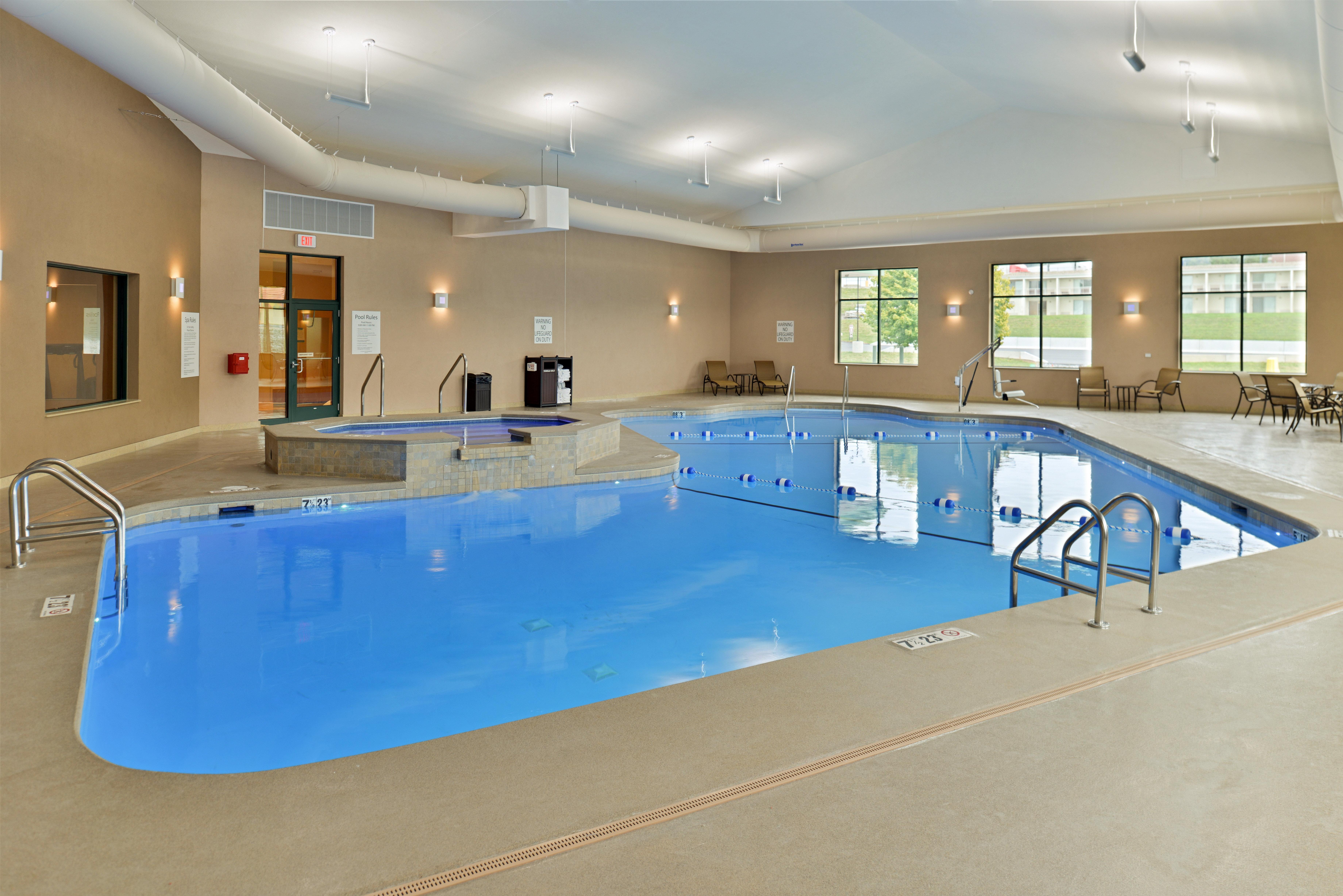 Holiday Inn Express Breezewood, an IHG Hotel Buitenkant foto